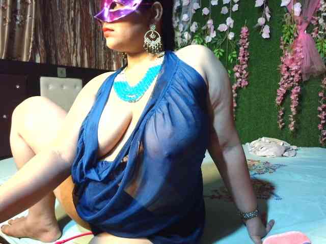 Naughtyladki webcam