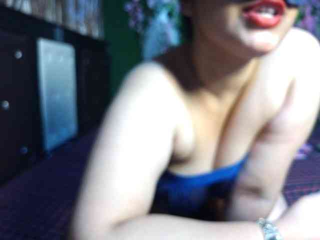 Naughtyladki webcam