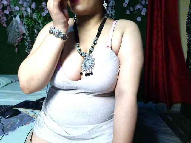 Naughtyladki webcam