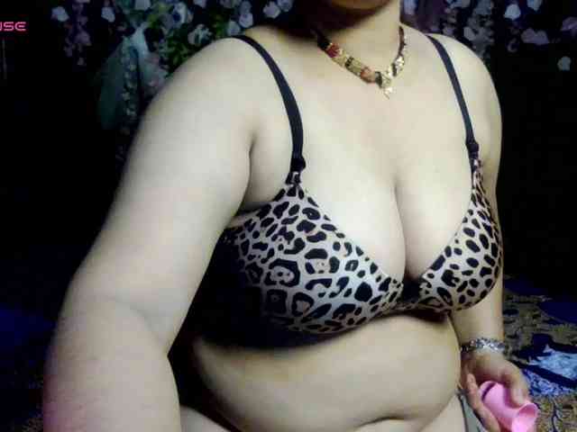 Naughtyladki webcam