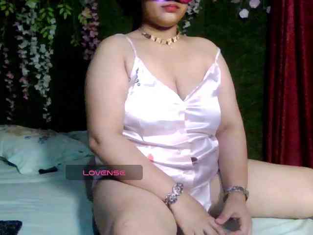 Naughtyladki webcam