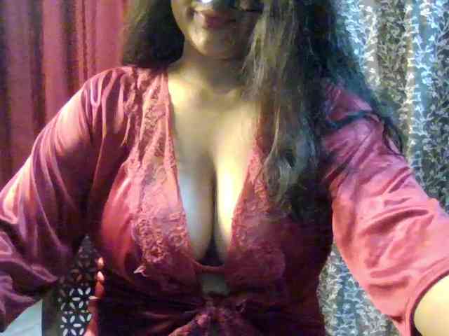 Naughtyladki webcam