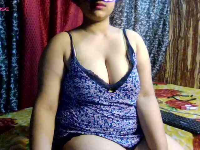 Naughtyladki webcam