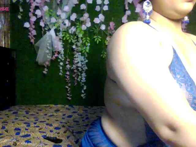 Naughtyladki webcam