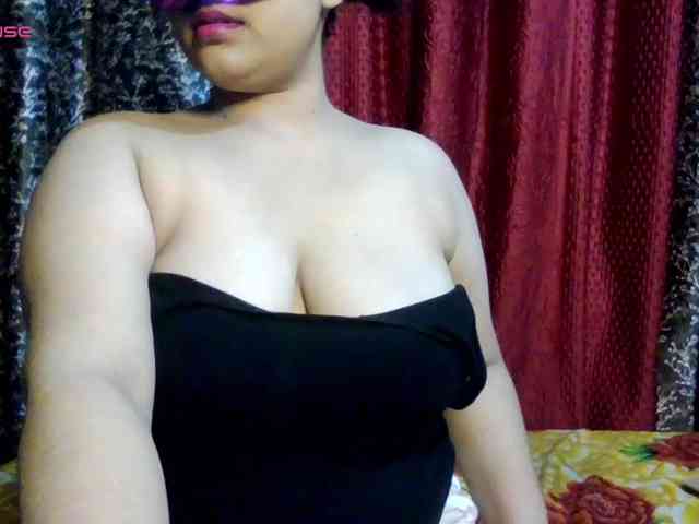 Naughtyladki webcam