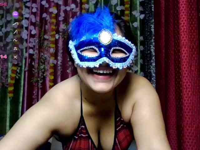 Naughtyladki webcam