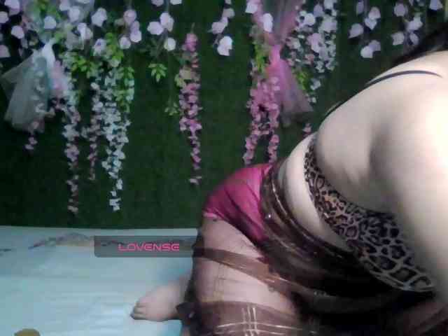 Naughtyladki webcam