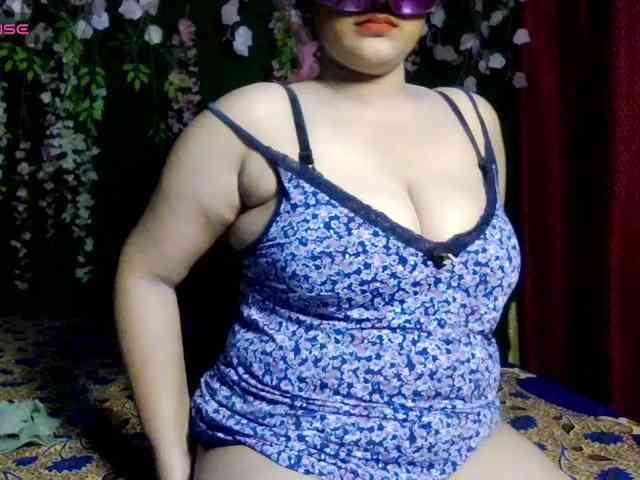 Naughtyladki webcam