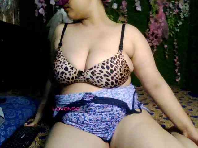 Naughtyladki webcam