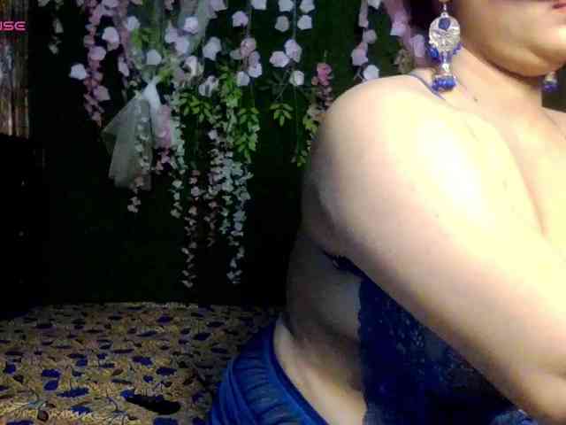 Naughtyladki webcam