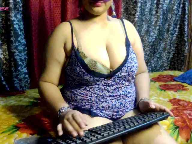 Naughtyladki webcam