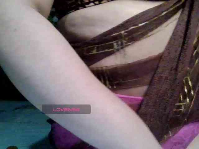 Naughtyladki webcam