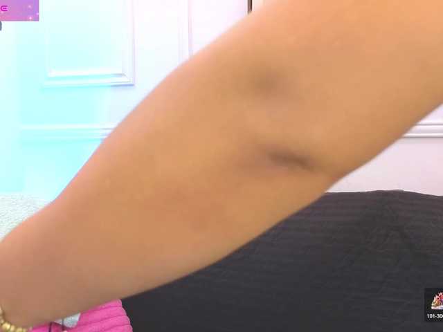 Daisy-Price's BongaCams show and profile