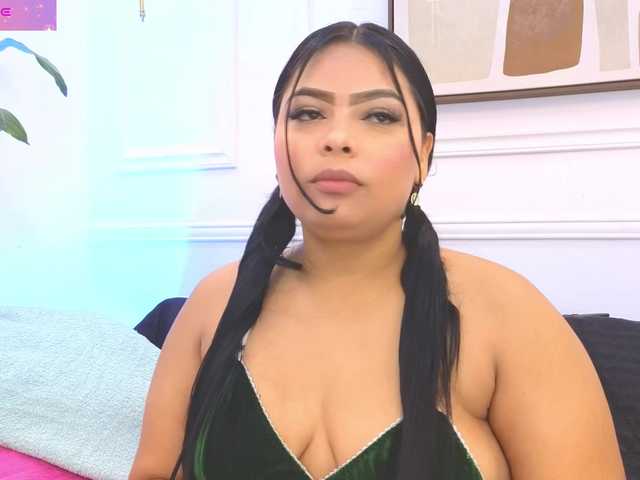 Daisy-Price's BongaCams show and profile