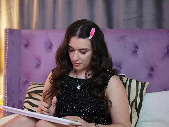 EmmaDallas's BongaCams show and profile