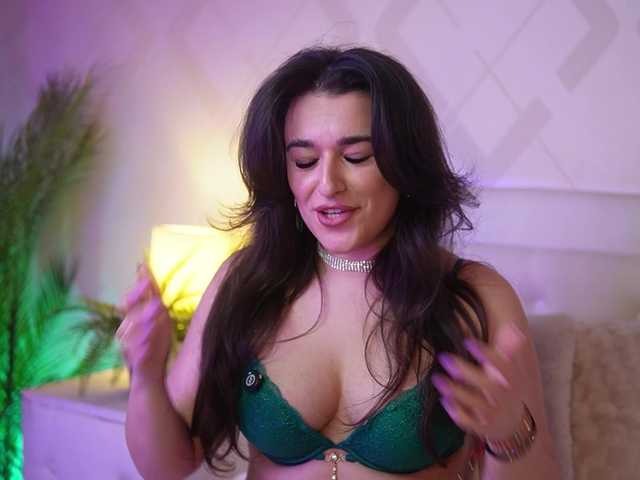 EmmaDallas's BongaCams show and profile