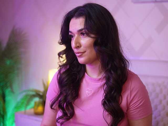 EmmaDallas's BongaCams show and profile