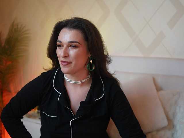 EmmaDallas's BongaCams show and profile