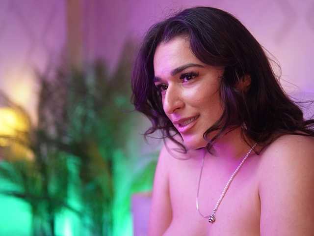 EmmaDallas's BongaCams show and profile