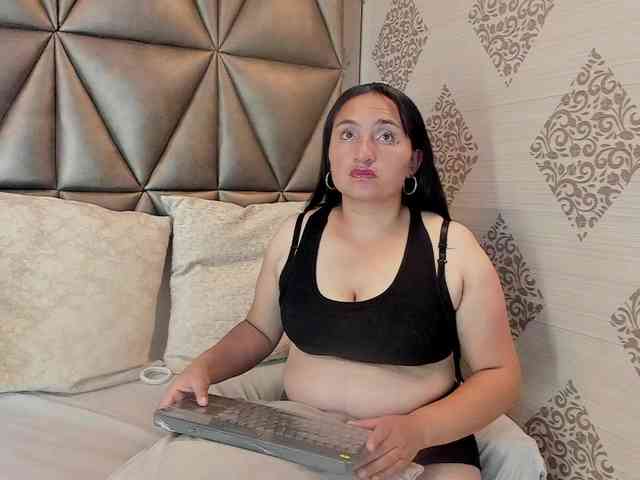 LauraYoselin webcam