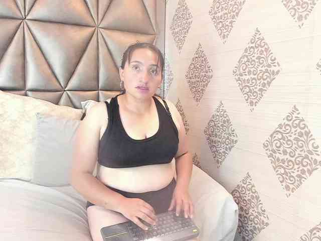 LauraYoselin webcam