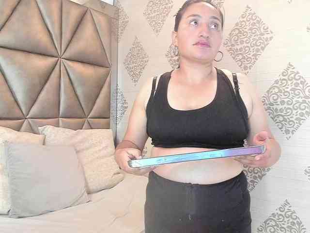 LauraYoselin webcam