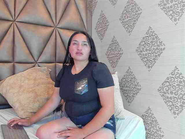 LauraYoselin webcam