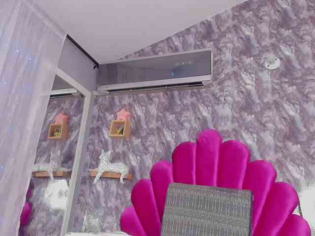 TANISHA-HILL webcam