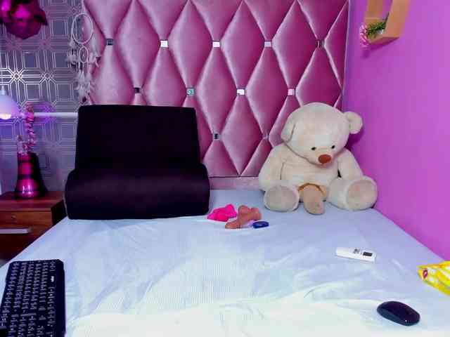 TANISHA-HILL webcam