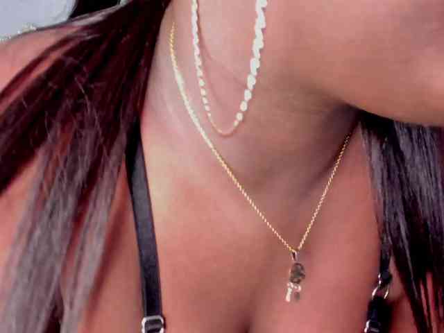 TANISHA-HILL webcam
