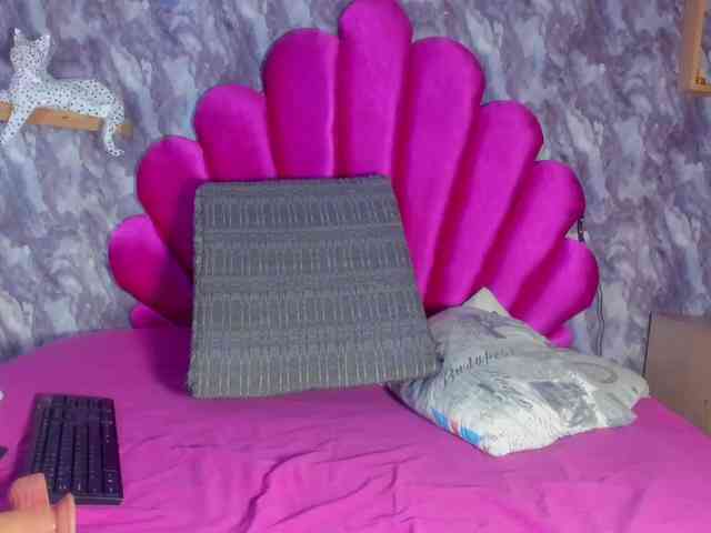 TANISHA-HILL webcam