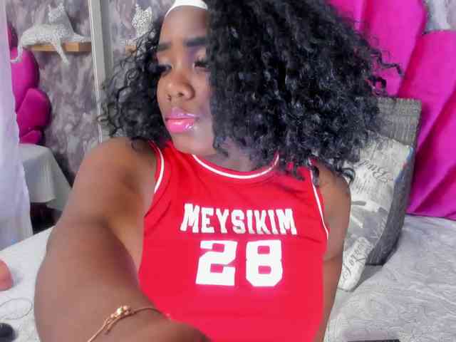 TANISHA-HILL webcam