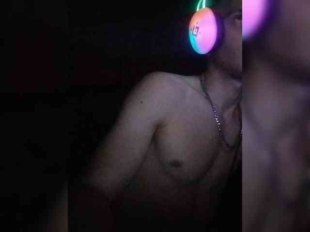 Sladkii-11 Live Webcam on BongaCams