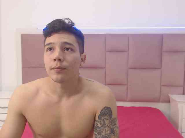 Taylorymax webcam