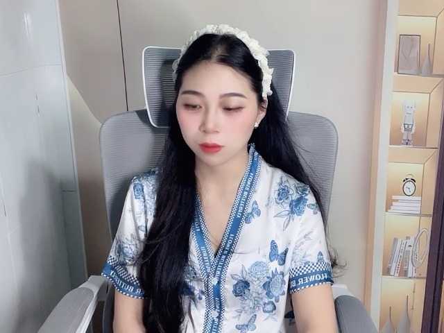 Strawberry18 from BongaCams