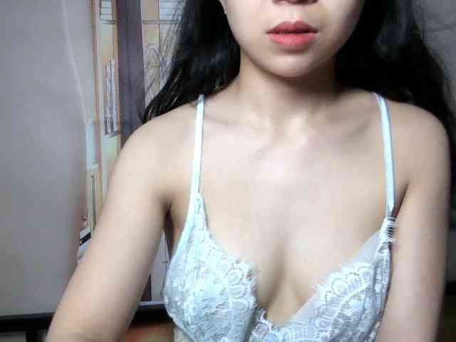 Strawberry18 Live Webcam on BongaCams