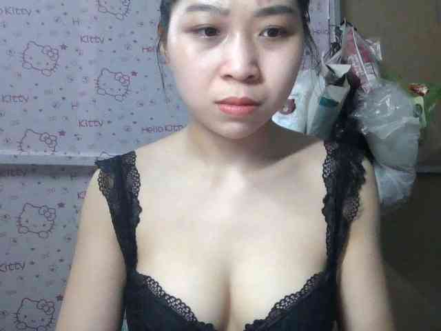 live amateur chat Strawberry18