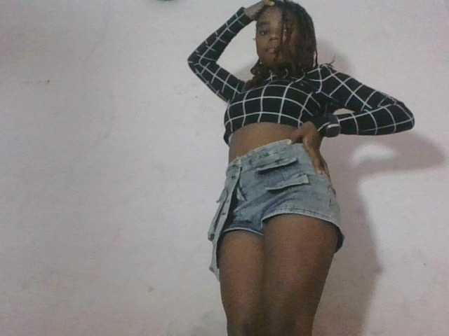 Hemreyi's BongaCams show and profile