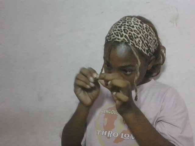 Hemreyi's BongaCams show and profile