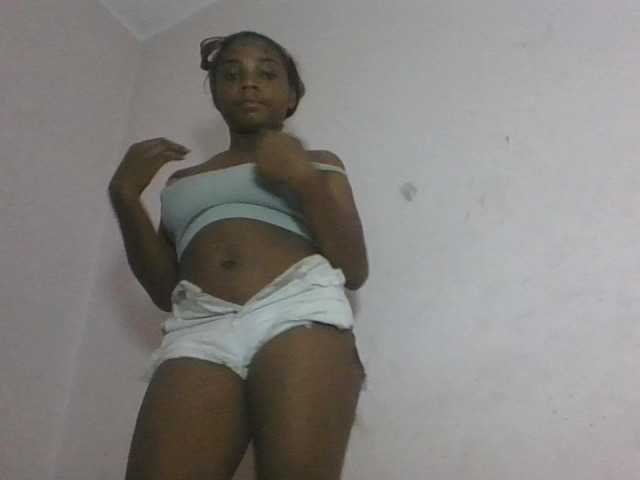 Hemreyi's BongaCams show and profile