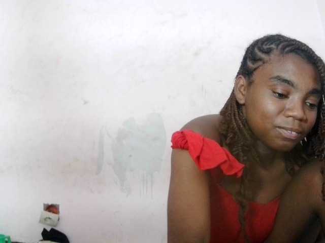 Hemreyi's BongaCams show and profile