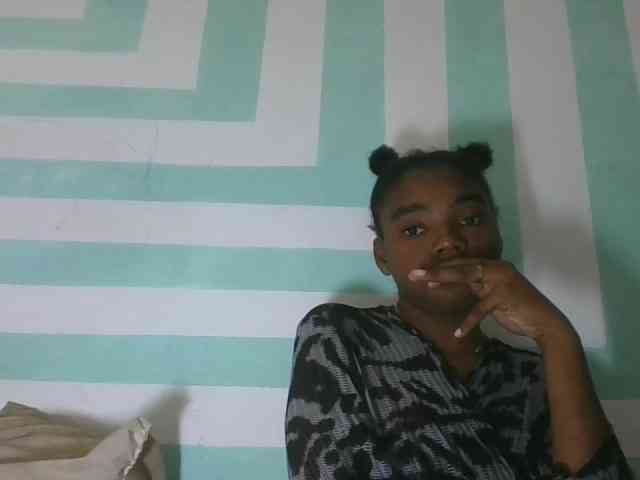 nude web cam Hemreyi