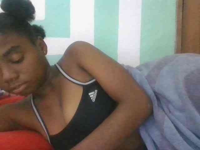 Hemreyi Live Webcam on BongaCams