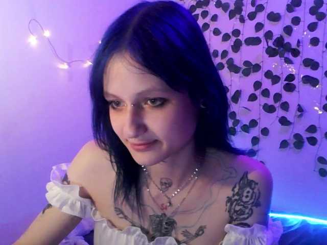 Watch EsterErdmond Streaming Live