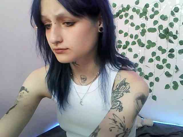 EsterErdmond webcam