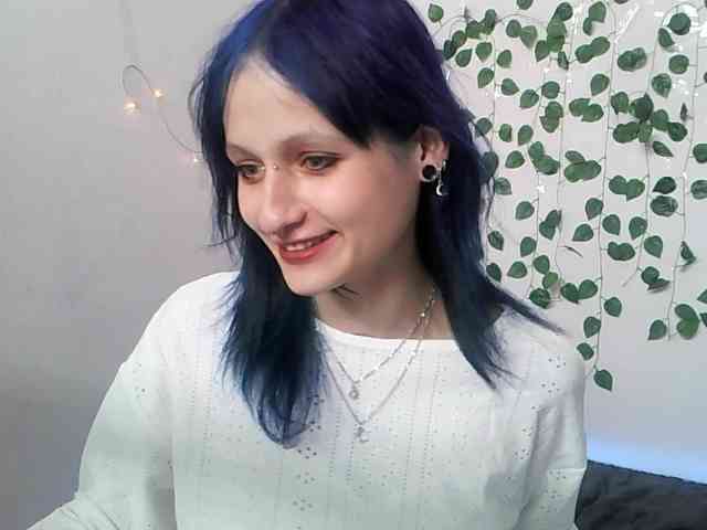 EsterErdmond webcam