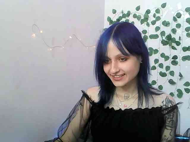 EsterErdmond webcam
