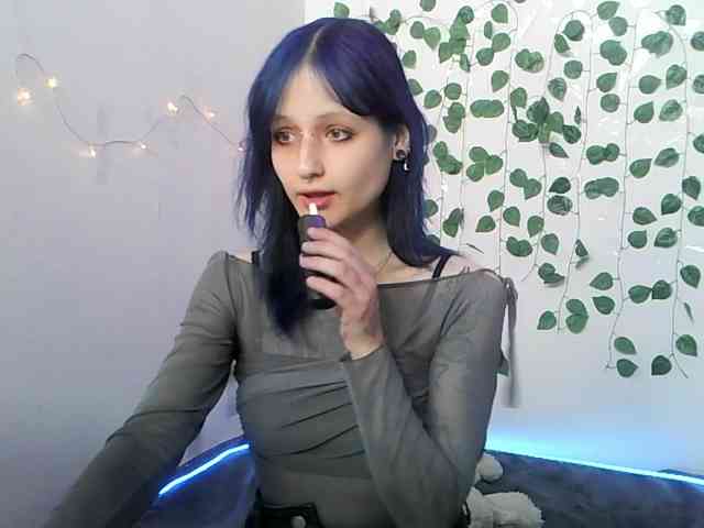 EsterErdmond webcam