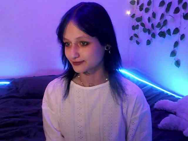 EsterErdmond webcam