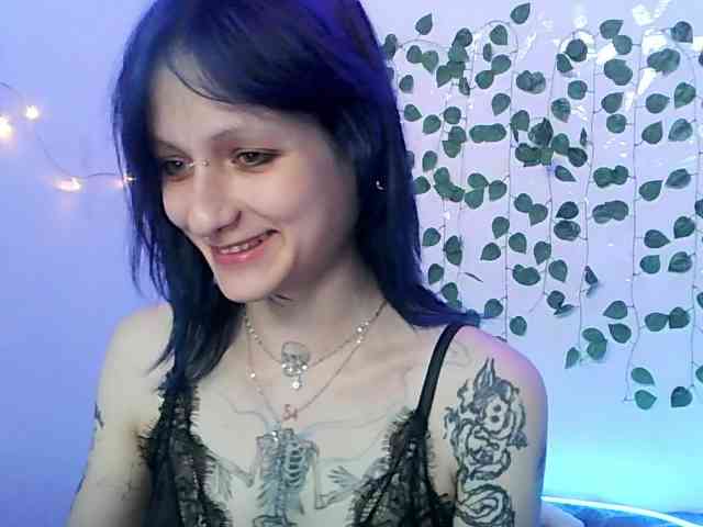 EsterErdmond webcam